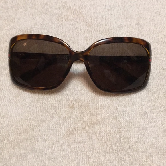 Authentic Gucci Women square shaped - Picture 7 of 8